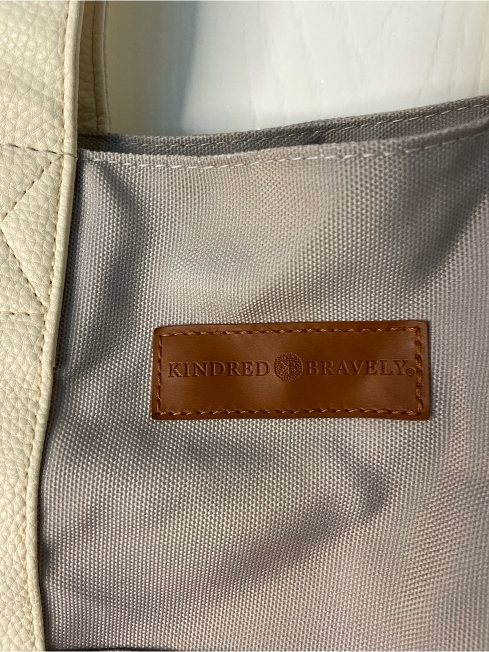 Kindred Bravely Gray Hospital & Diaper Tote Bag - Picture 3 of 11